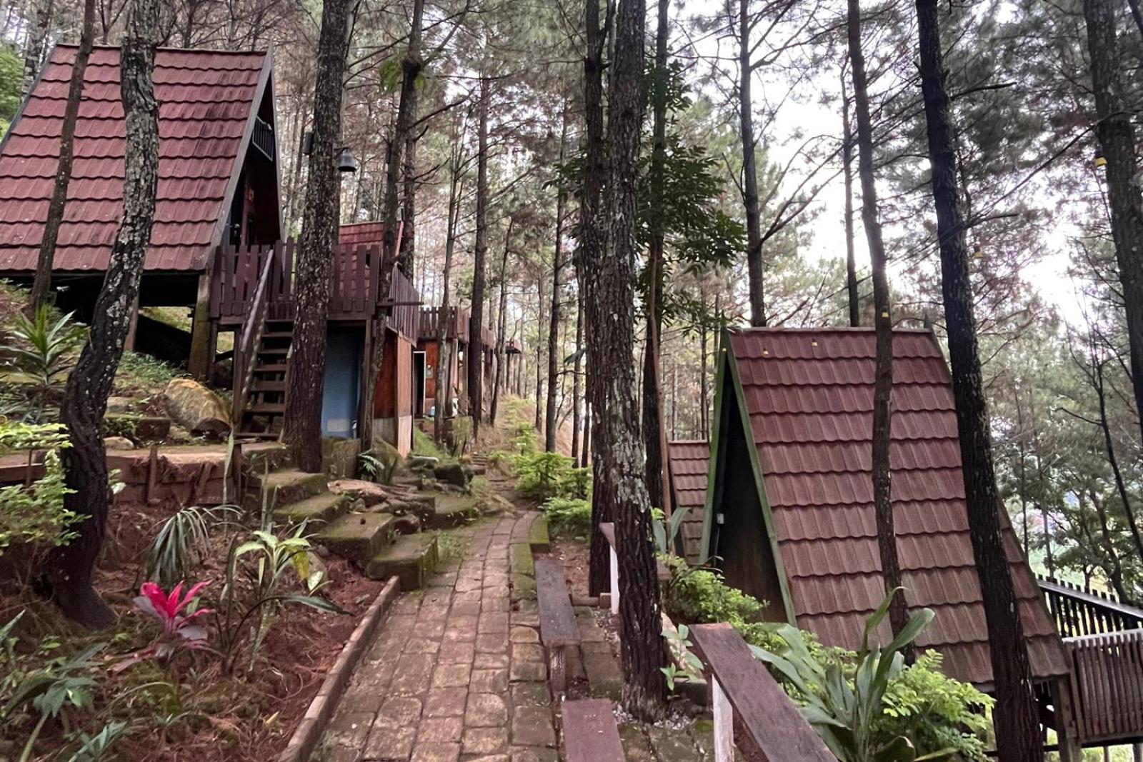 Alas Pacet By Twospaces, Mojokerto المظهر الخارجي الصورة